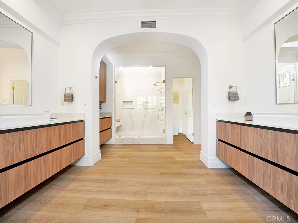 305 Camino Bravado