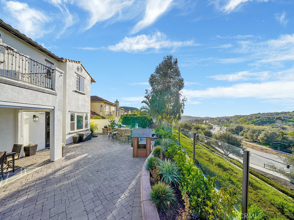 33 Via Armilla