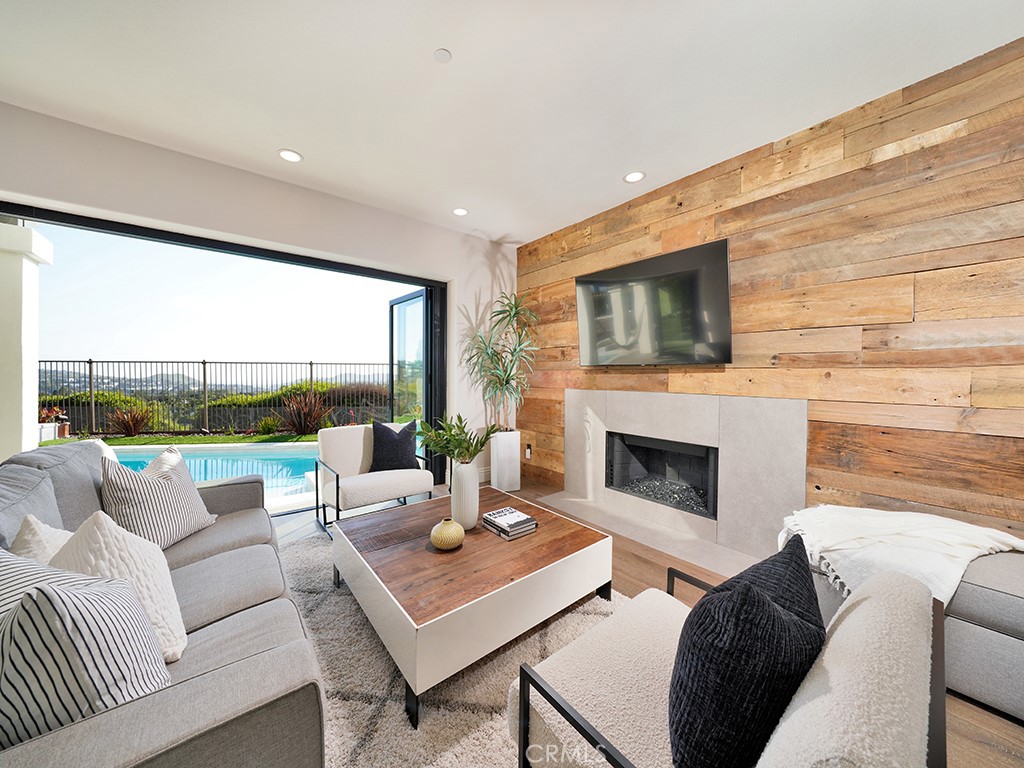400 Camino Bandera