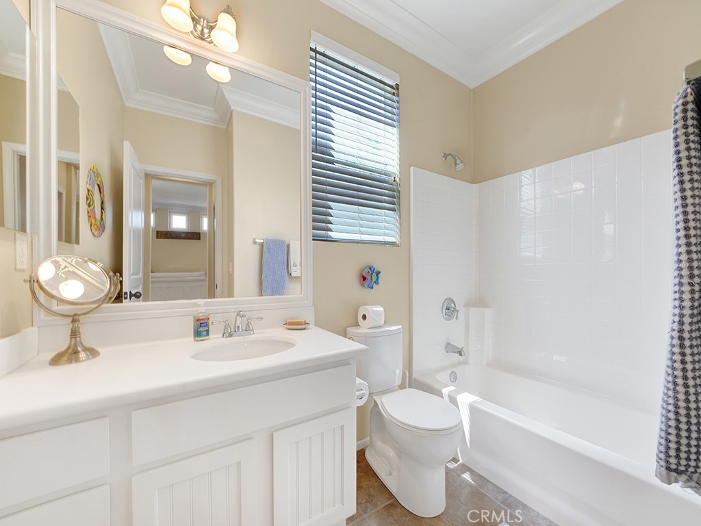 403 Camino Flora Vista