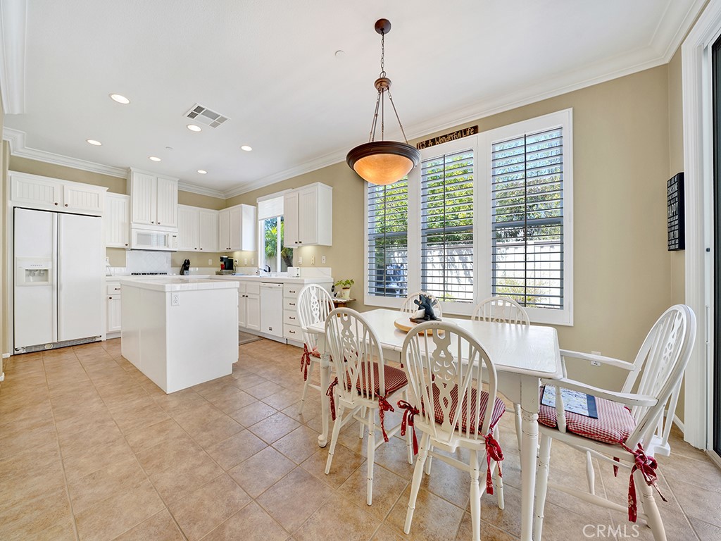 403 Camino Flora Vista