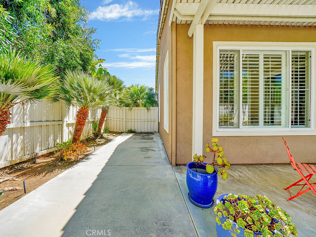 403 Camino Flora Vista