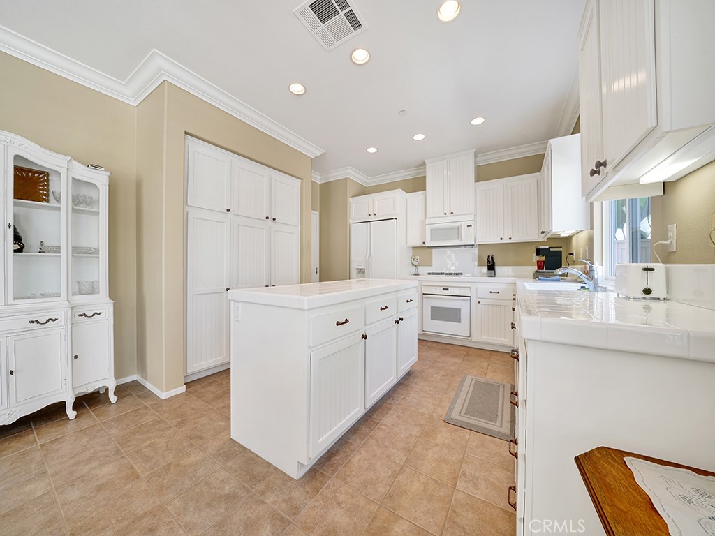 403 Camino Flora Vista