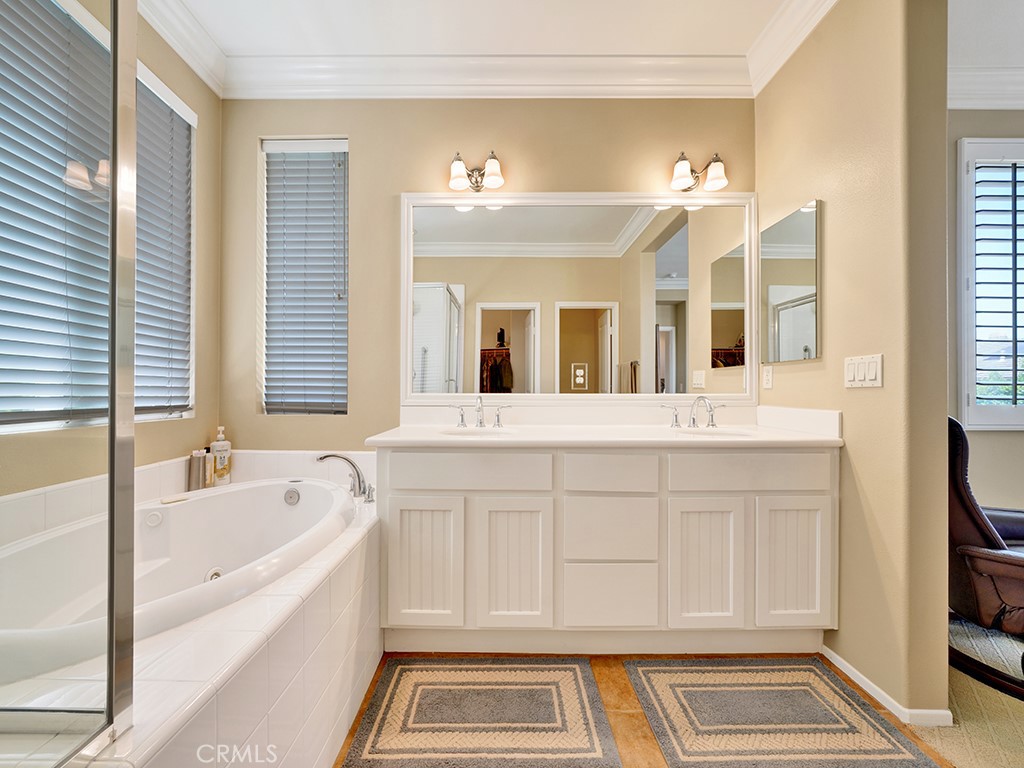 403 Camino Flora Vista