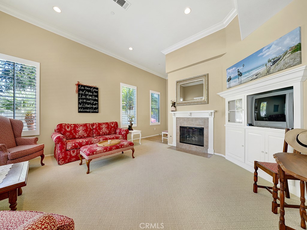 403 Camino Flora Vista
