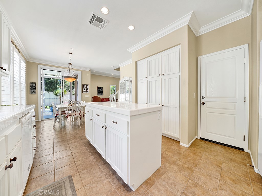 403 Camino Flora Vista