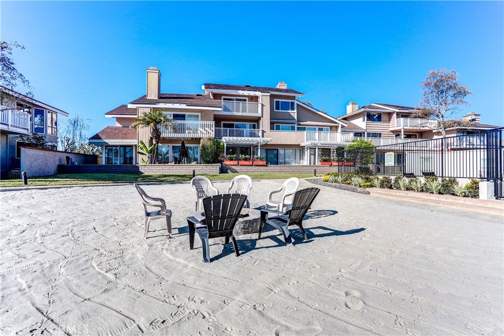 4 Lakeview