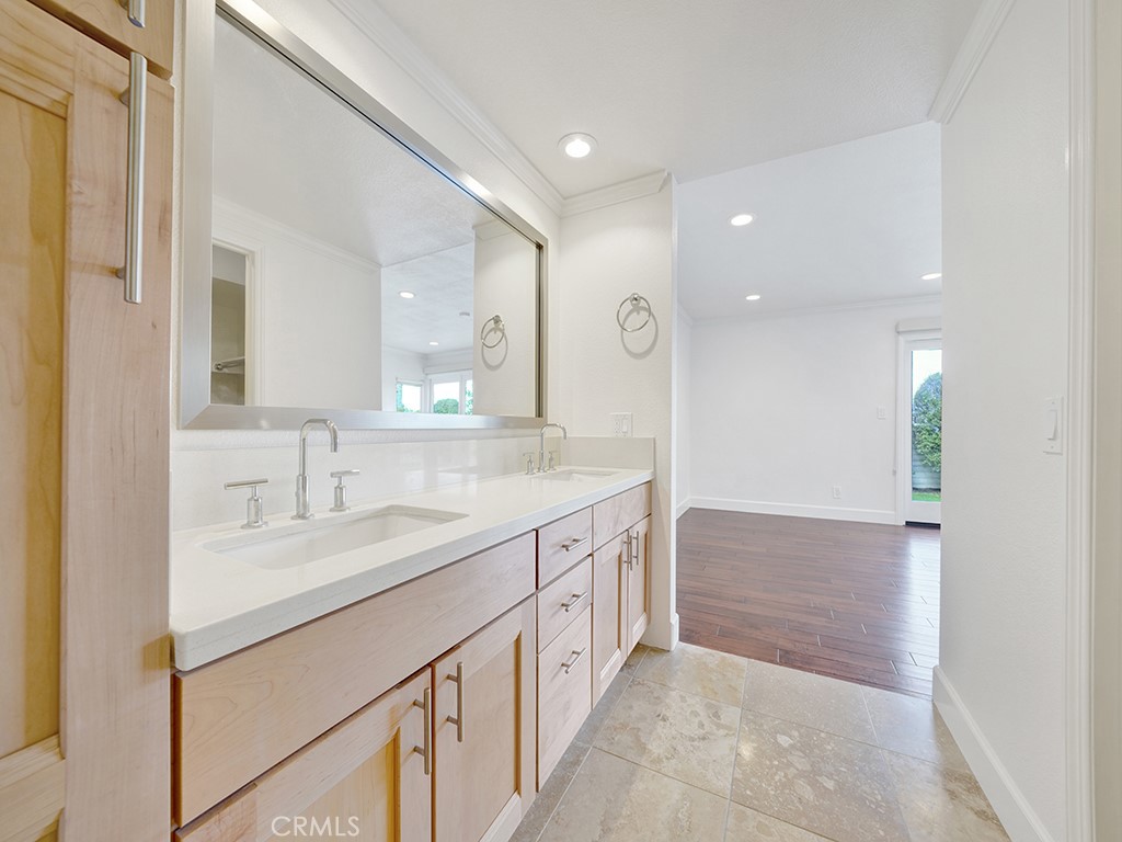 4 Lakeview