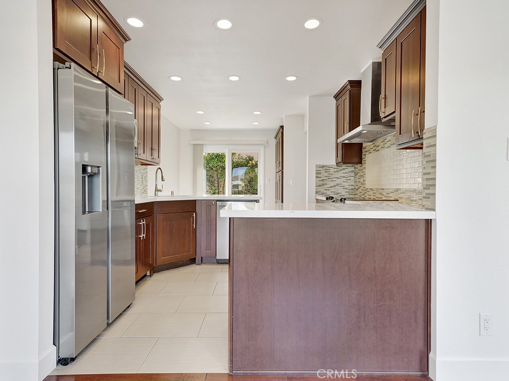 4 Lakeview