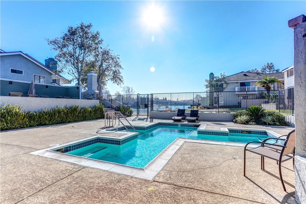 4 Lakeview