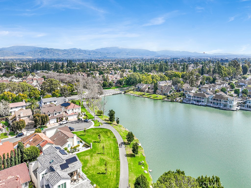 4 Lakeview