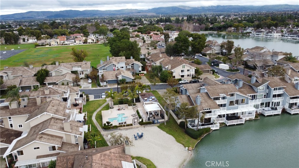 4 Lakeview