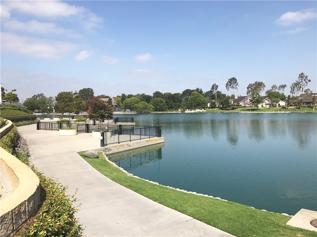 4 Lakeview