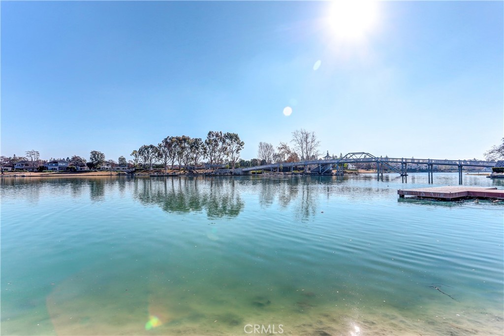 4 Lakeview