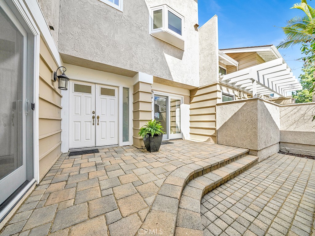 4 Lakeview