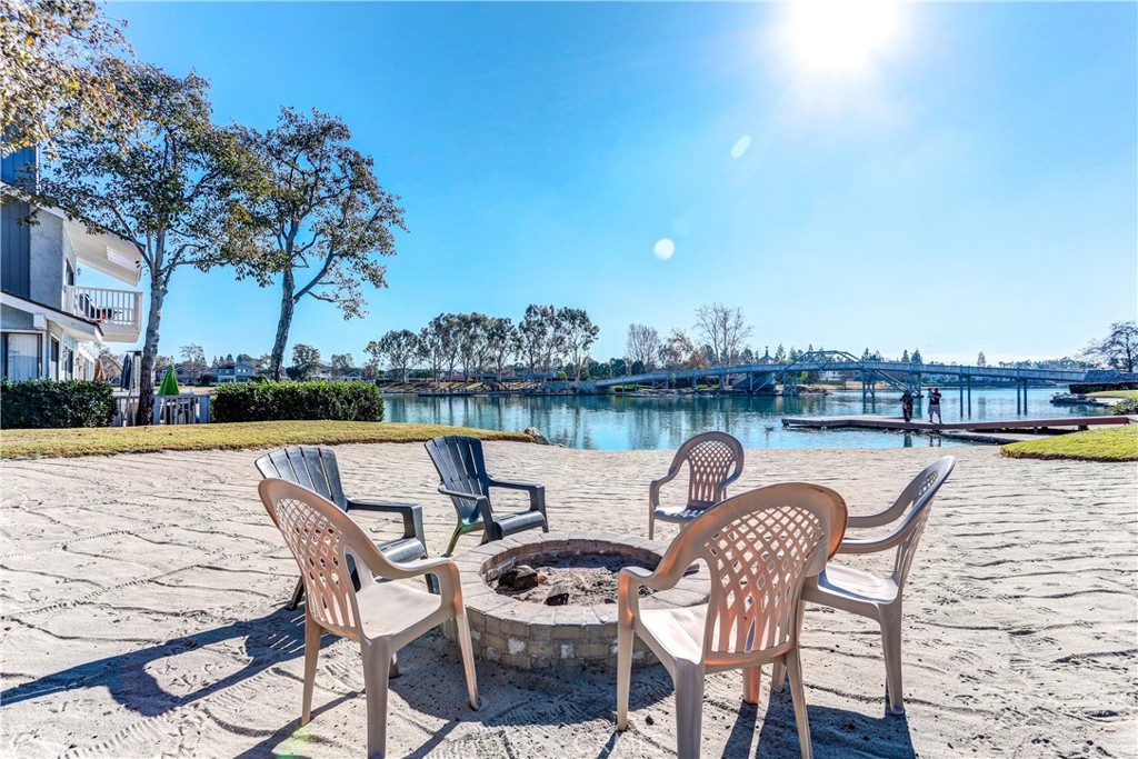 4 Lakeview