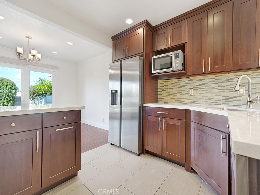 4 Lakeview