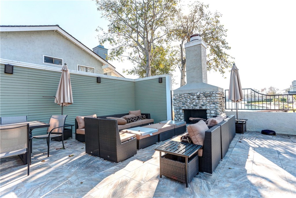 4 Lakeview