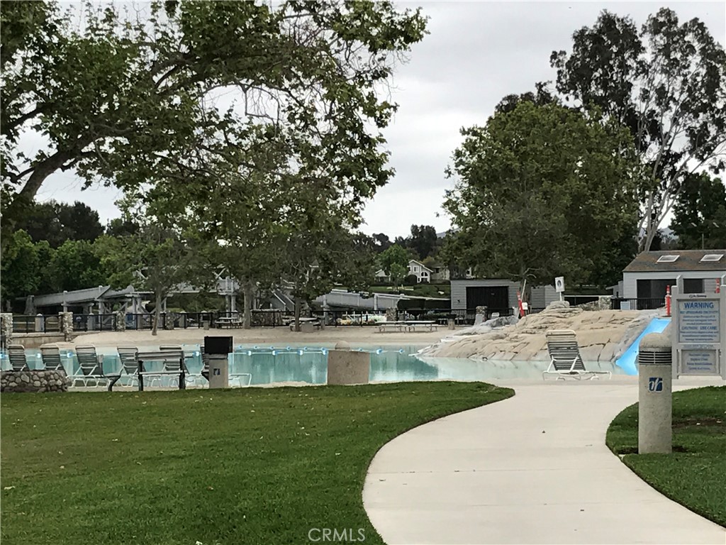 4 Lakeview