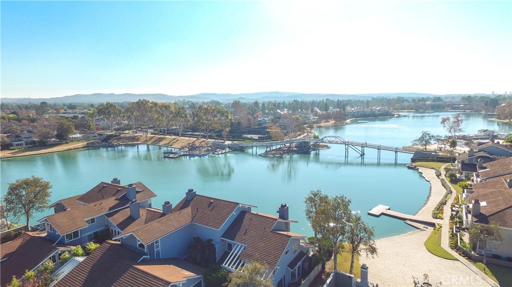4 Lakeview