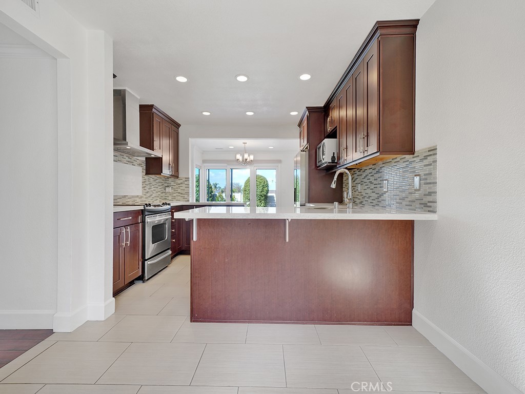 4 Lakeview
