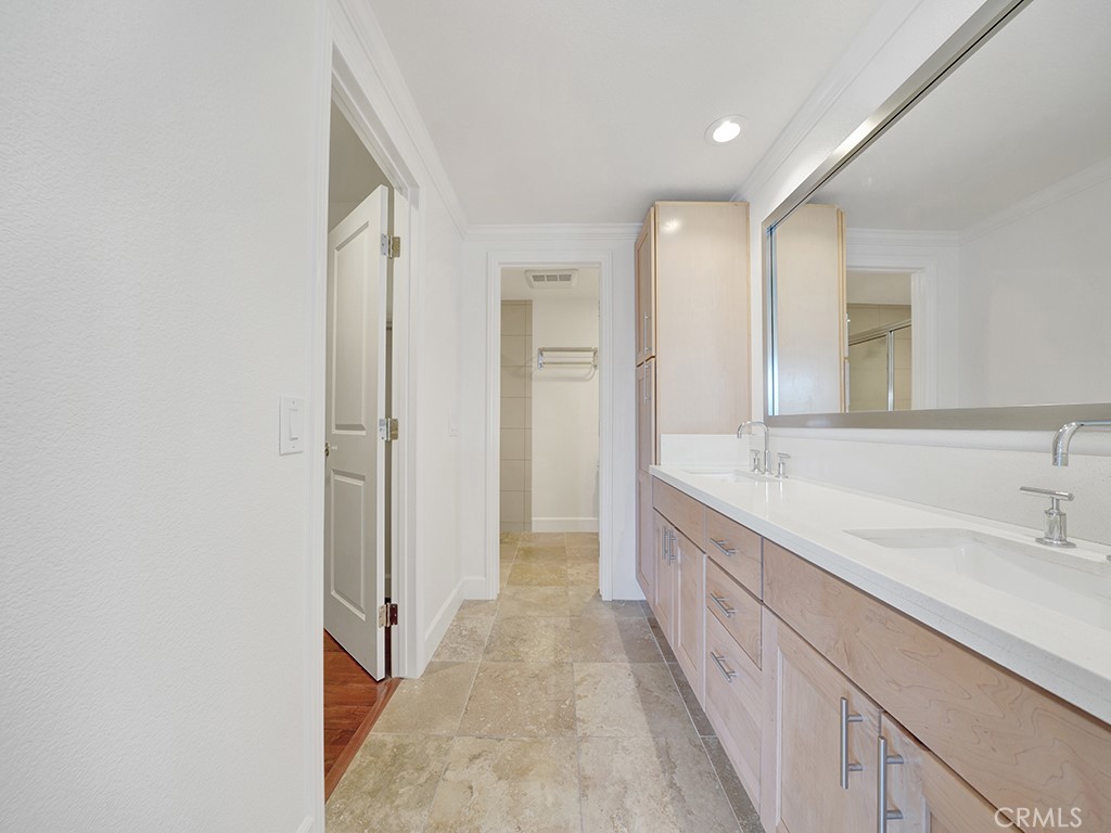 4 Lakeview