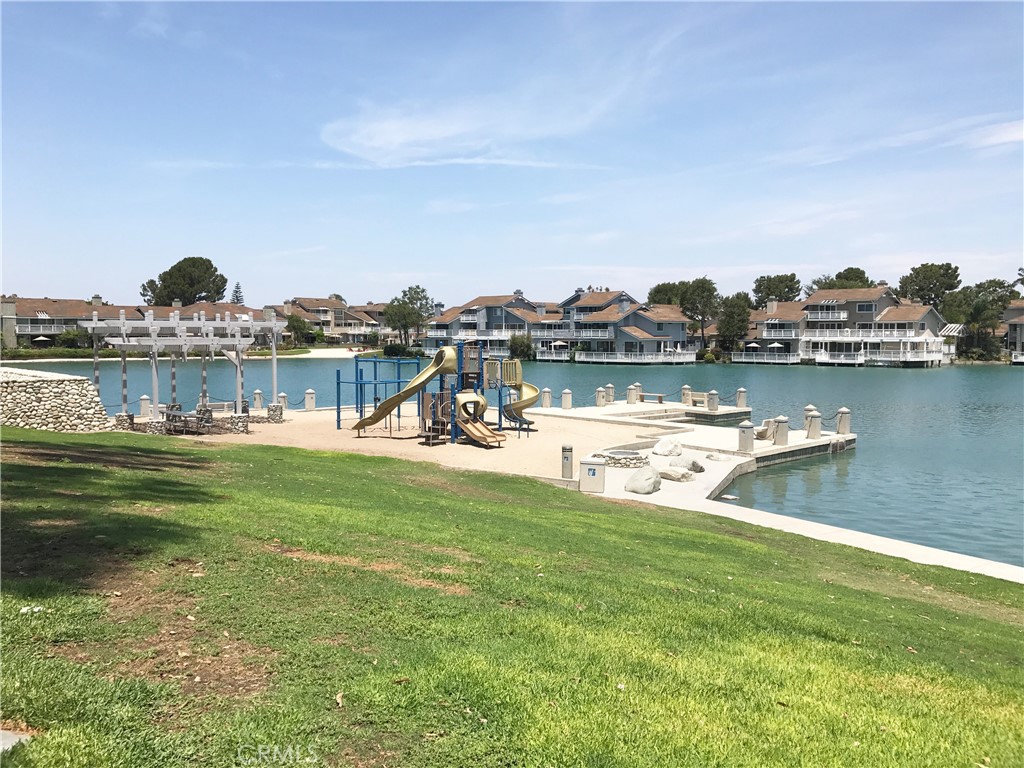 4 Lakeview