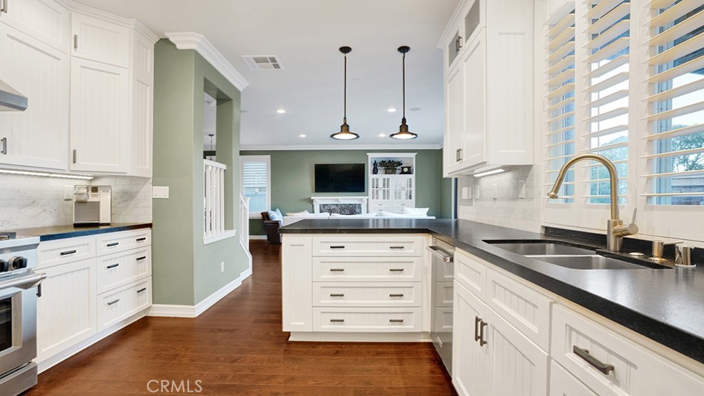 473 Camino Flora