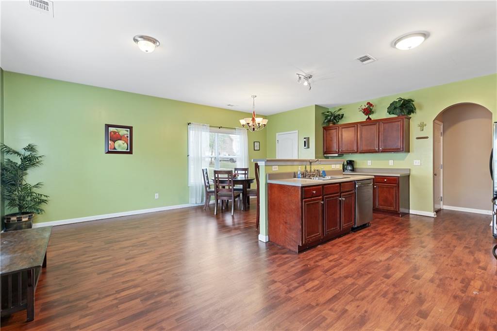1123 Diamond Crossing