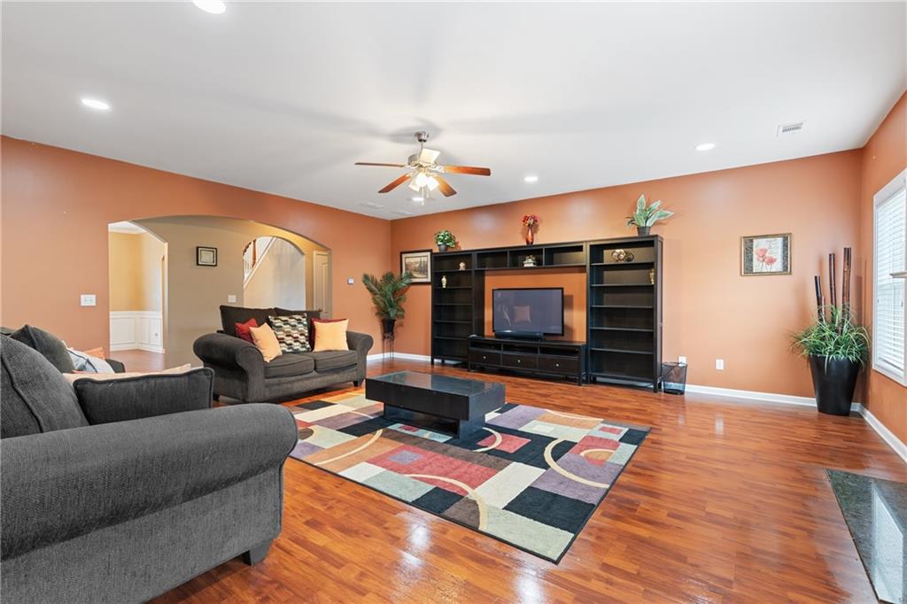 1123 Diamond Crossing