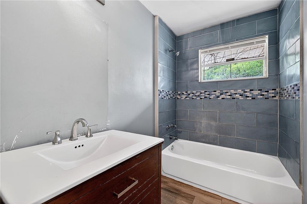 5173 Kingswood Circle