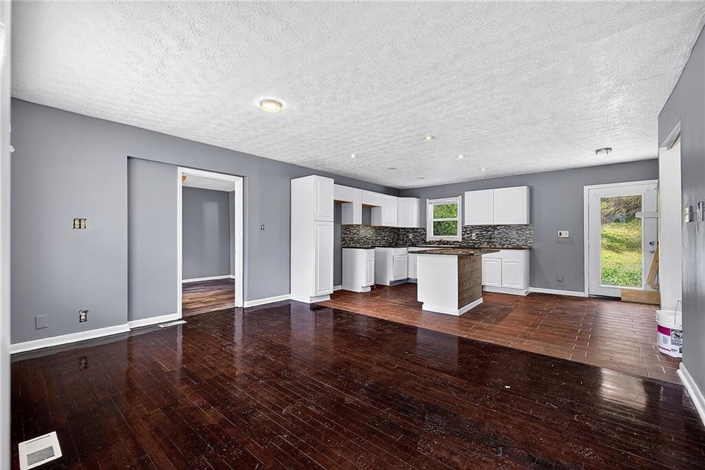 5173 Kingswood Circle