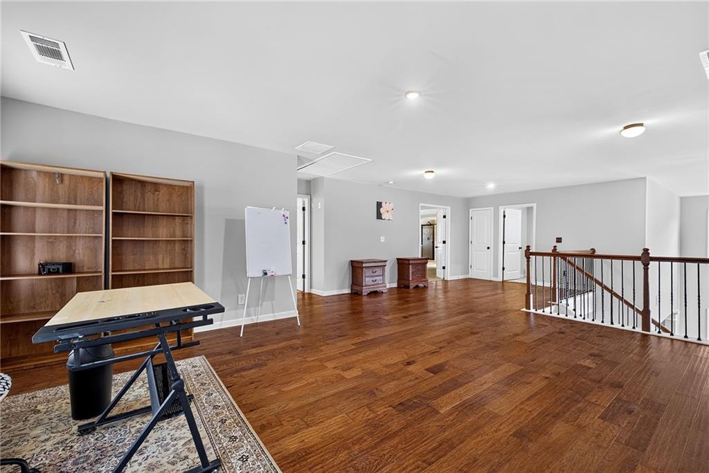 1185 Gallatin Way
