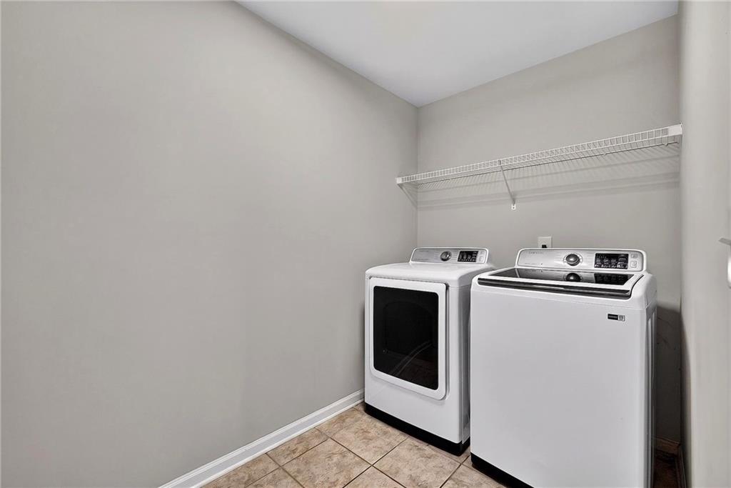 1185 Gallatin Way