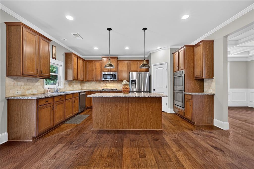 1185 Gallatin Way