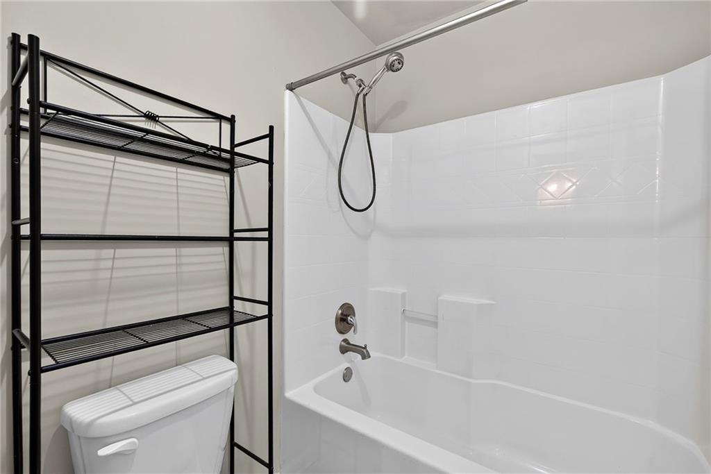 1185 Gallatin Way