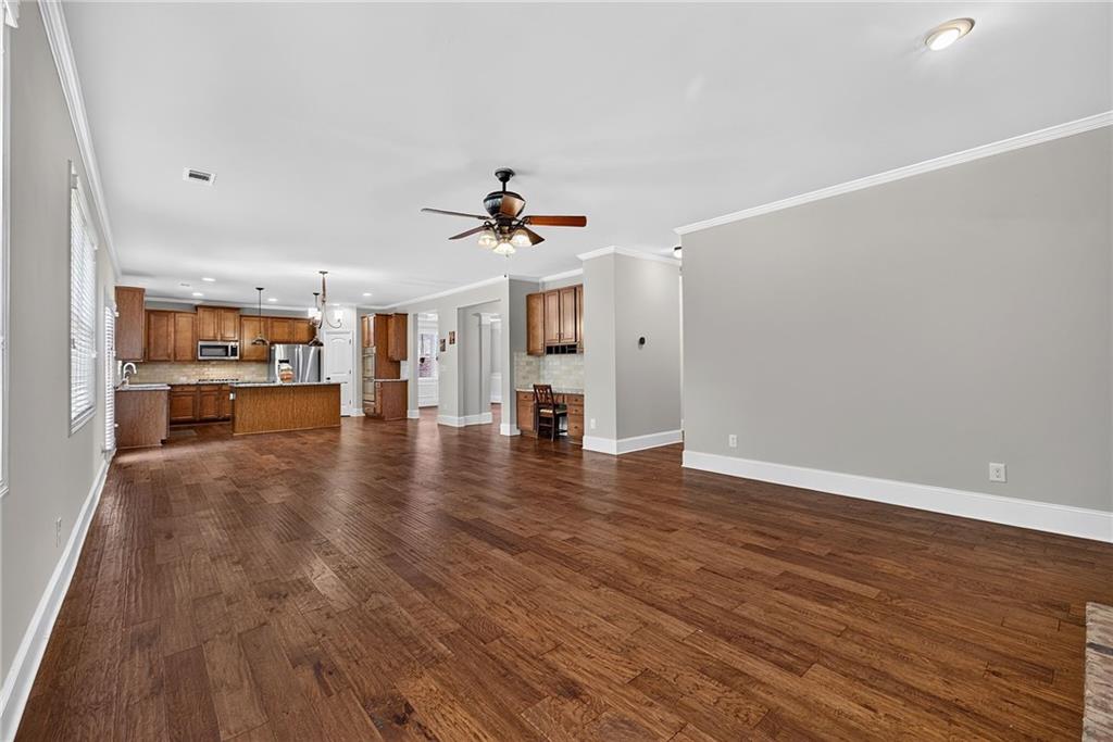 1185 Gallatin Way