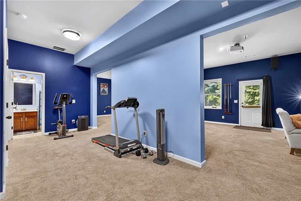 1185 Gallatin Way