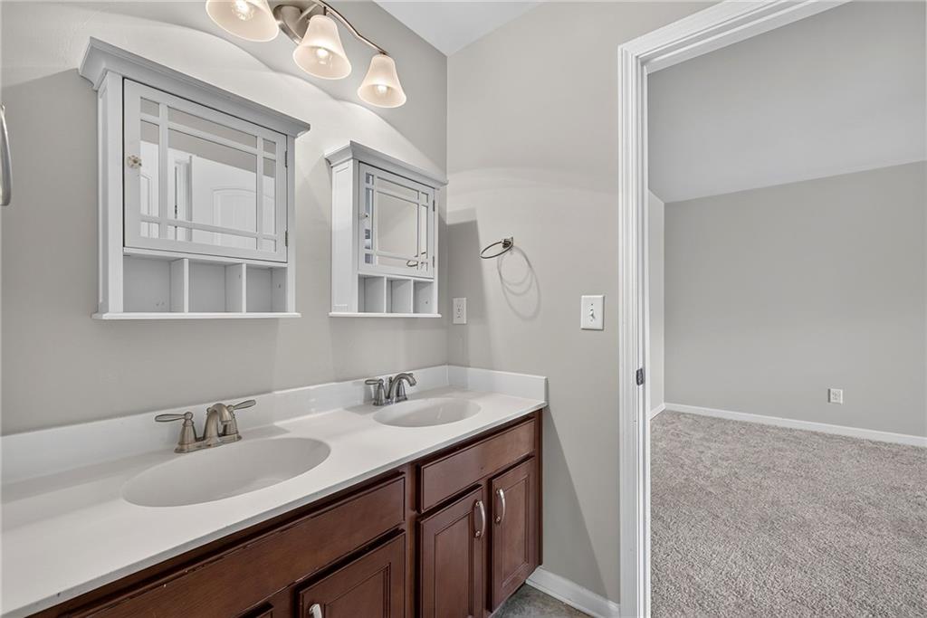 1185 Gallatin Way
