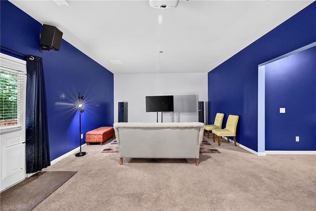 1185 Gallatin Way
