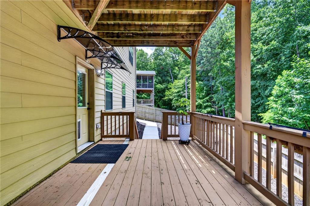 1185 Gallatin Way