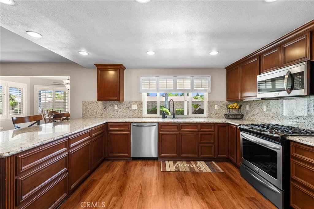 6844 Mission Grove Parkway N