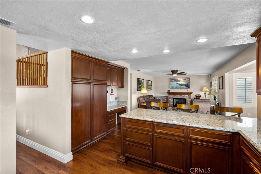 6844 Mission Grove Parkway N