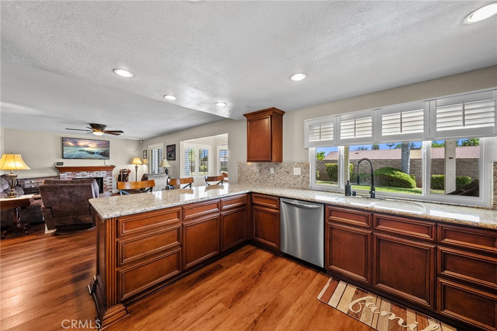 6844 Mission Grove Parkway N