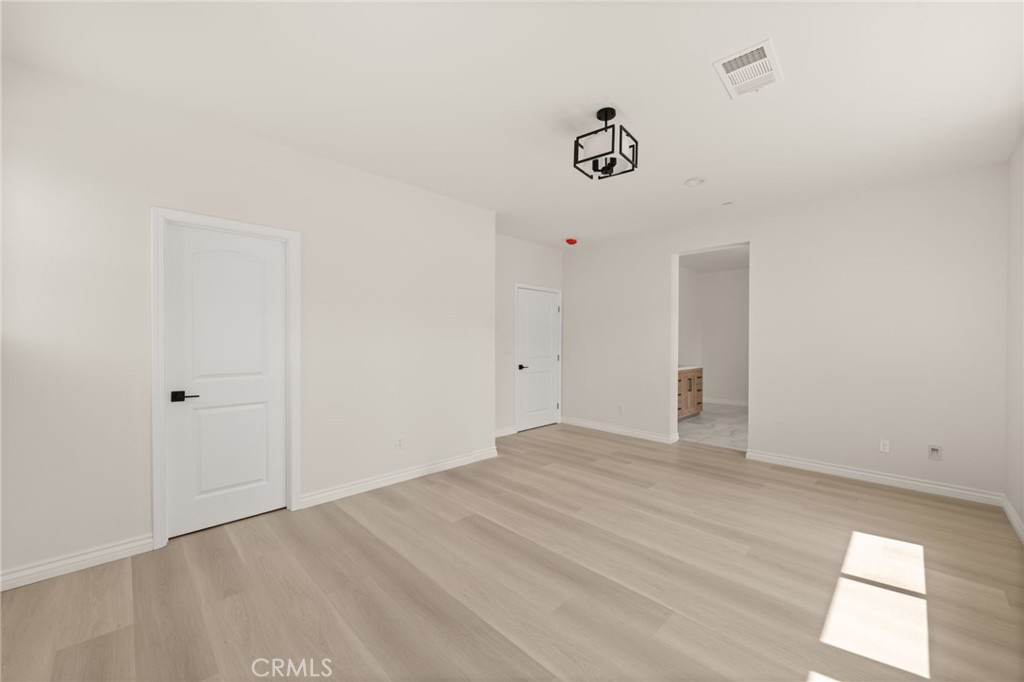 5979 Copperfield Avenue