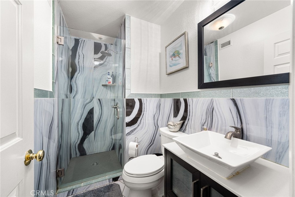 245 Cottonwood Avenue