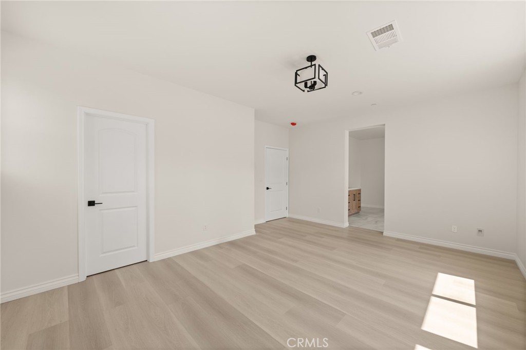 5978 Copperfield Avenue