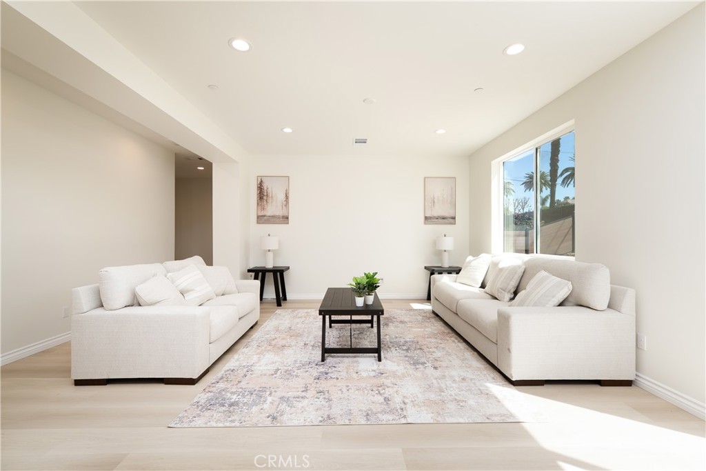 5978 Copperfield Avenue