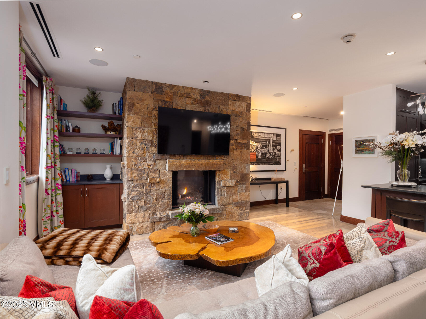 141 E Meadow Drive, 3B South