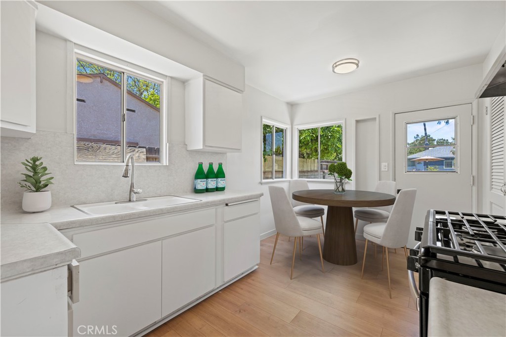 19123 Archwood Street